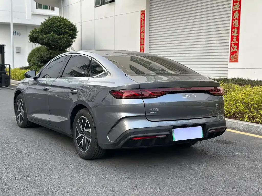 BYD Qin L — фото 2