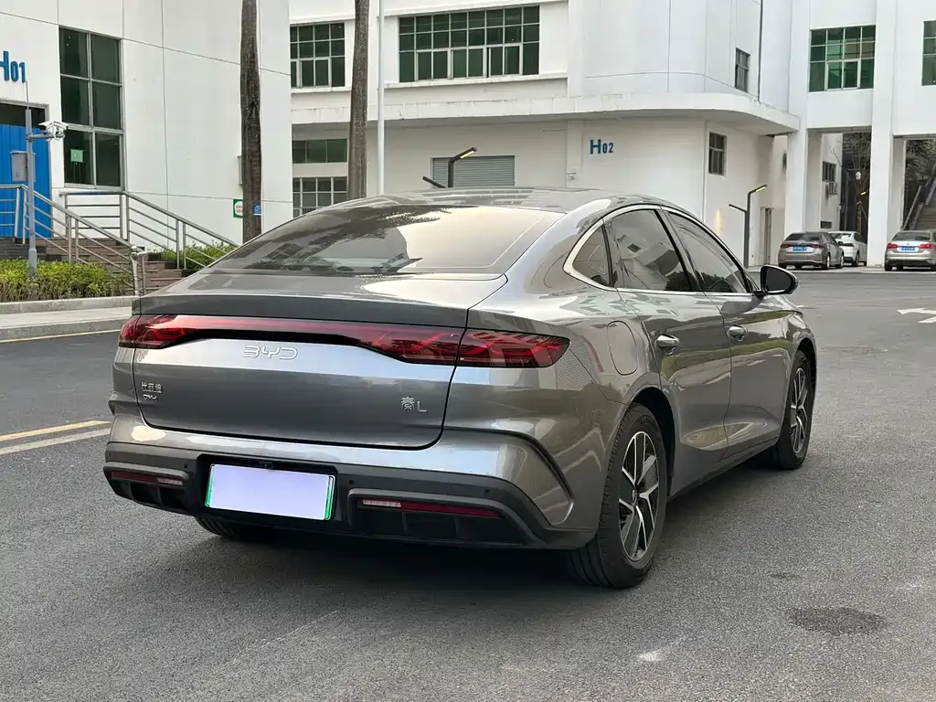BYD Qin L — фото 10