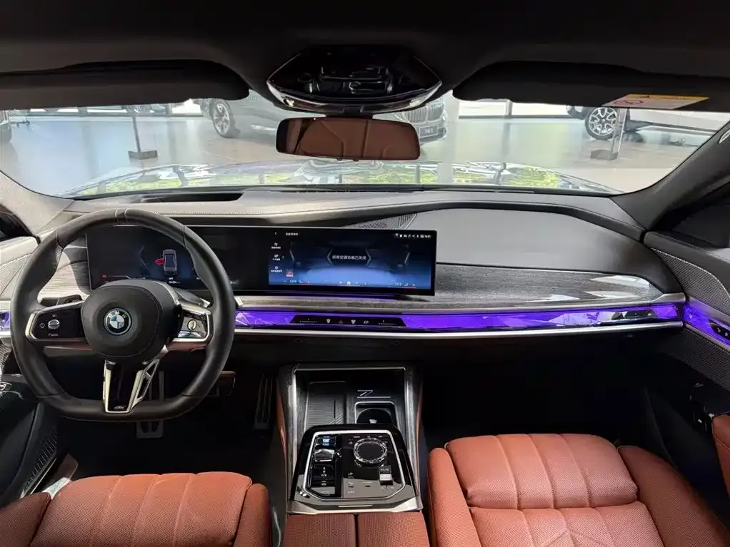 BMW i7 — фото 6