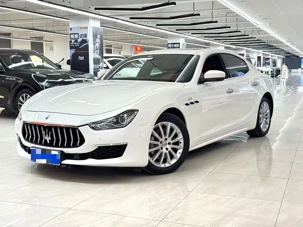 Maserati Ghibli — фото 1
