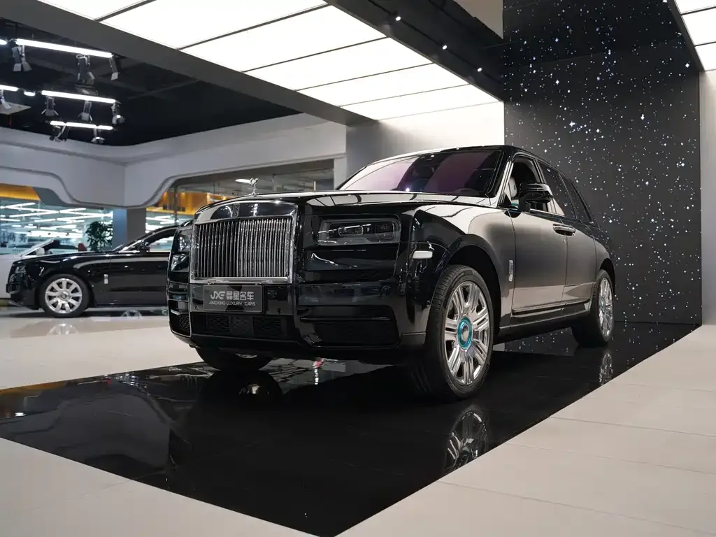 Rolls-Royce Cullinan — фото 1