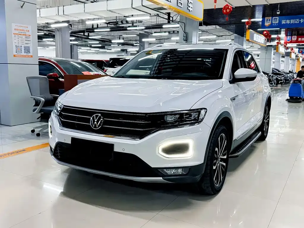 Volkswagen T-Roc — фото 1