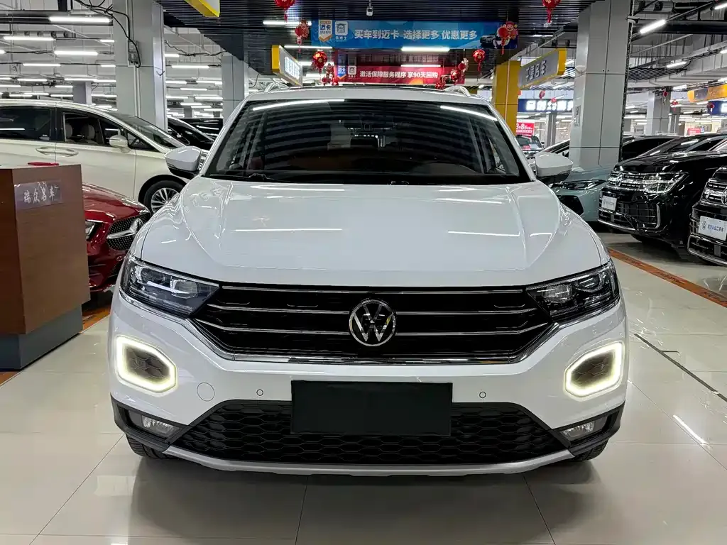 Volkswagen T-Roc — фото 8