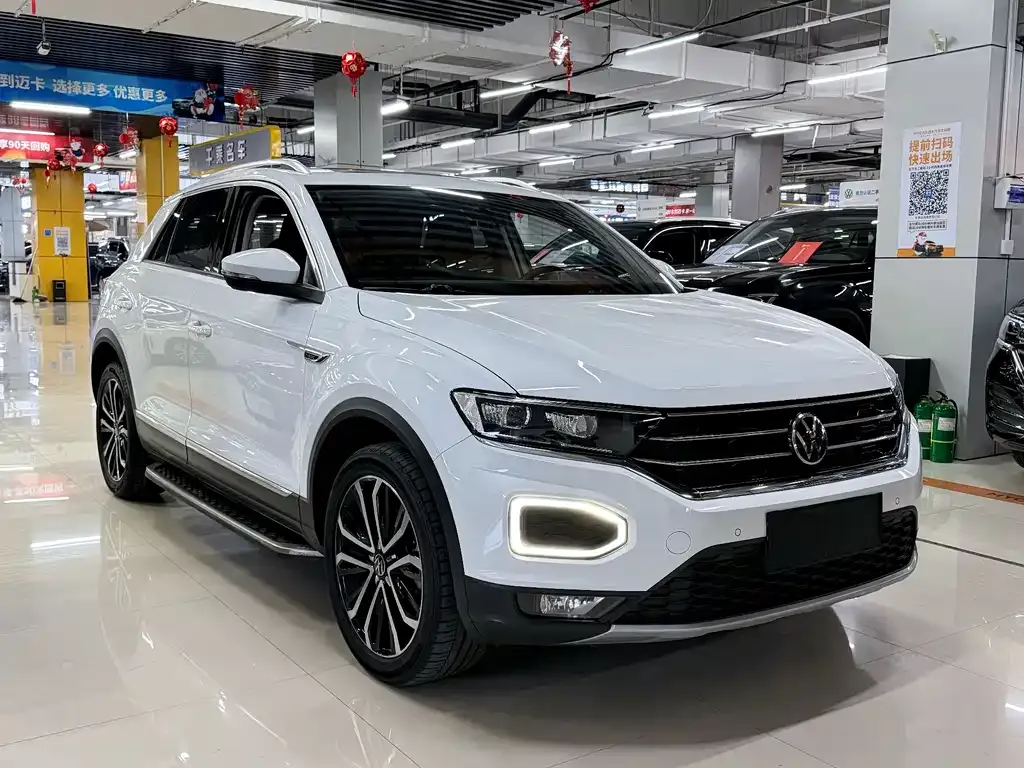 Volkswagen T-Roc — фото 10