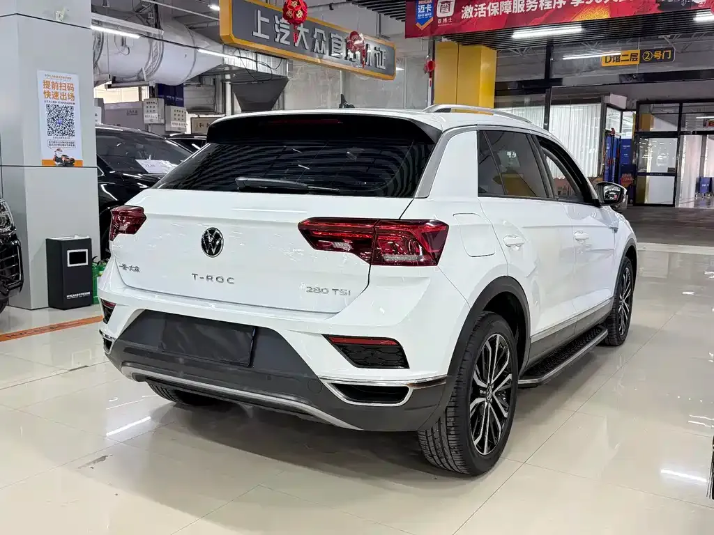 Volkswagen T-Roc — фото 7