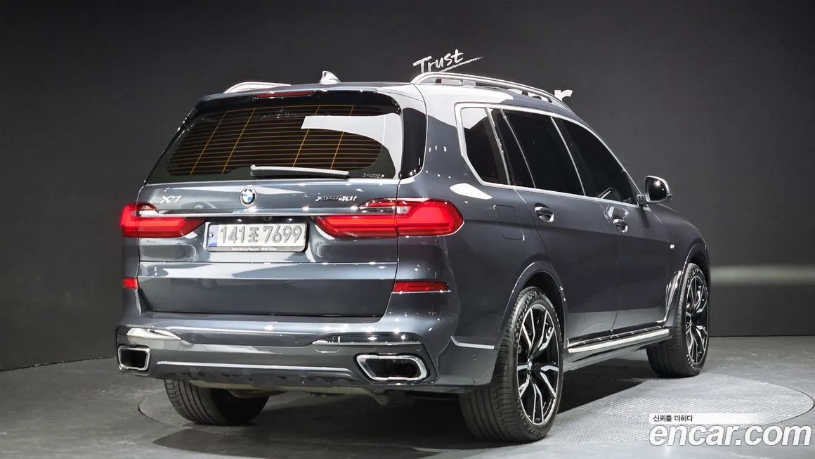 BMW X7 — фото 7