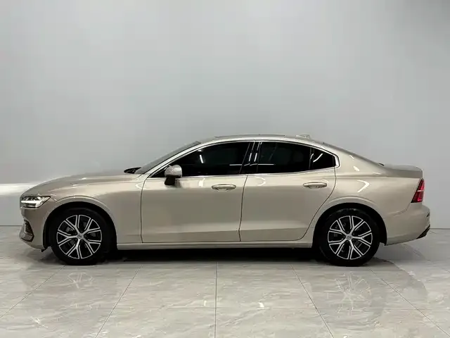 Volvo S60 — фото 4
