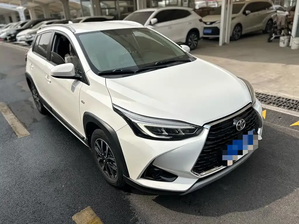 Toyota Yaris L — фото 2