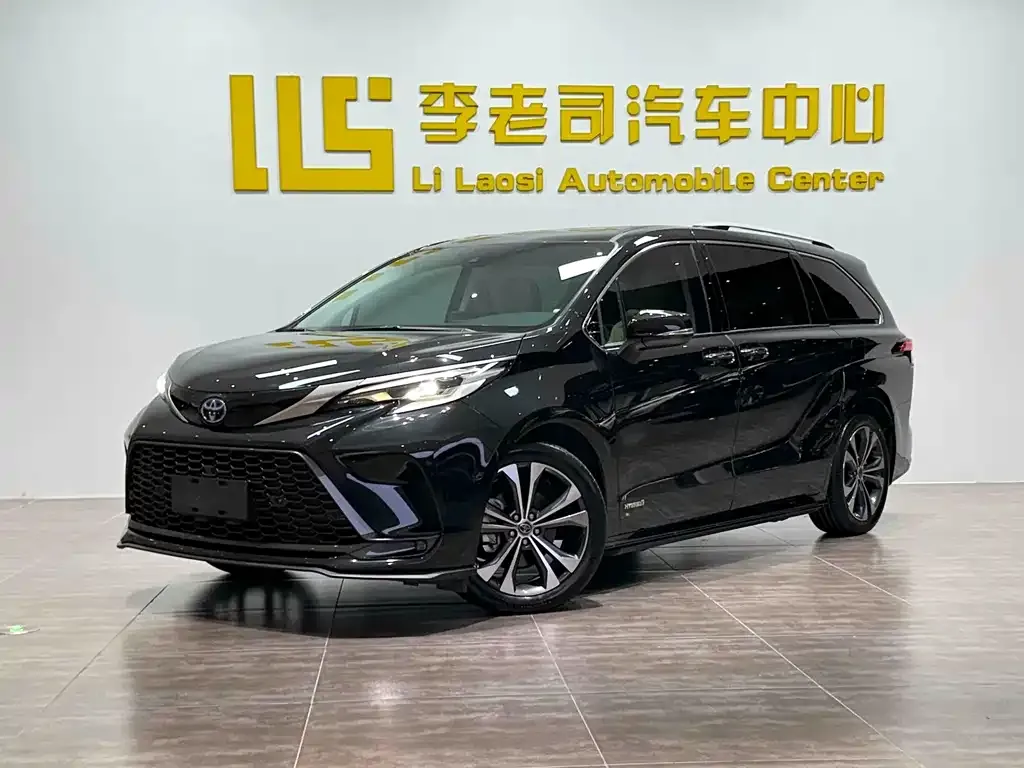 Toyota Granvia — фото 1