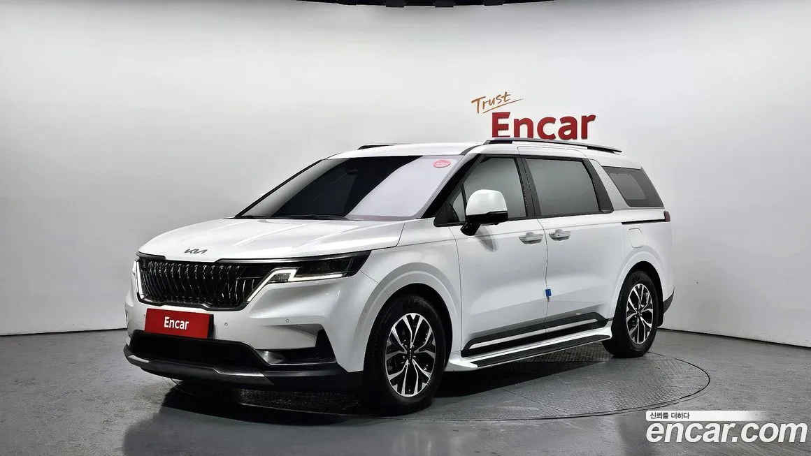 Kia Carnival — фото 1