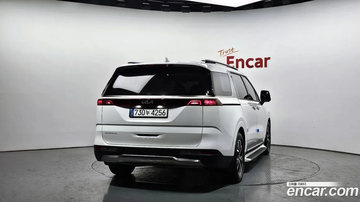 Kia Carnival — фото 5