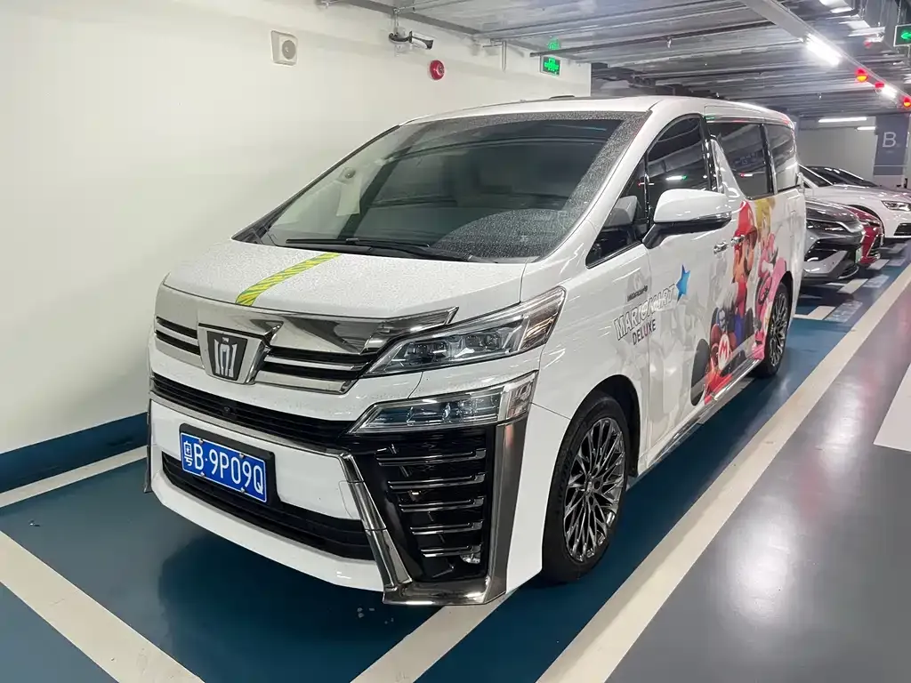 Toyota Vellfire — фото 1