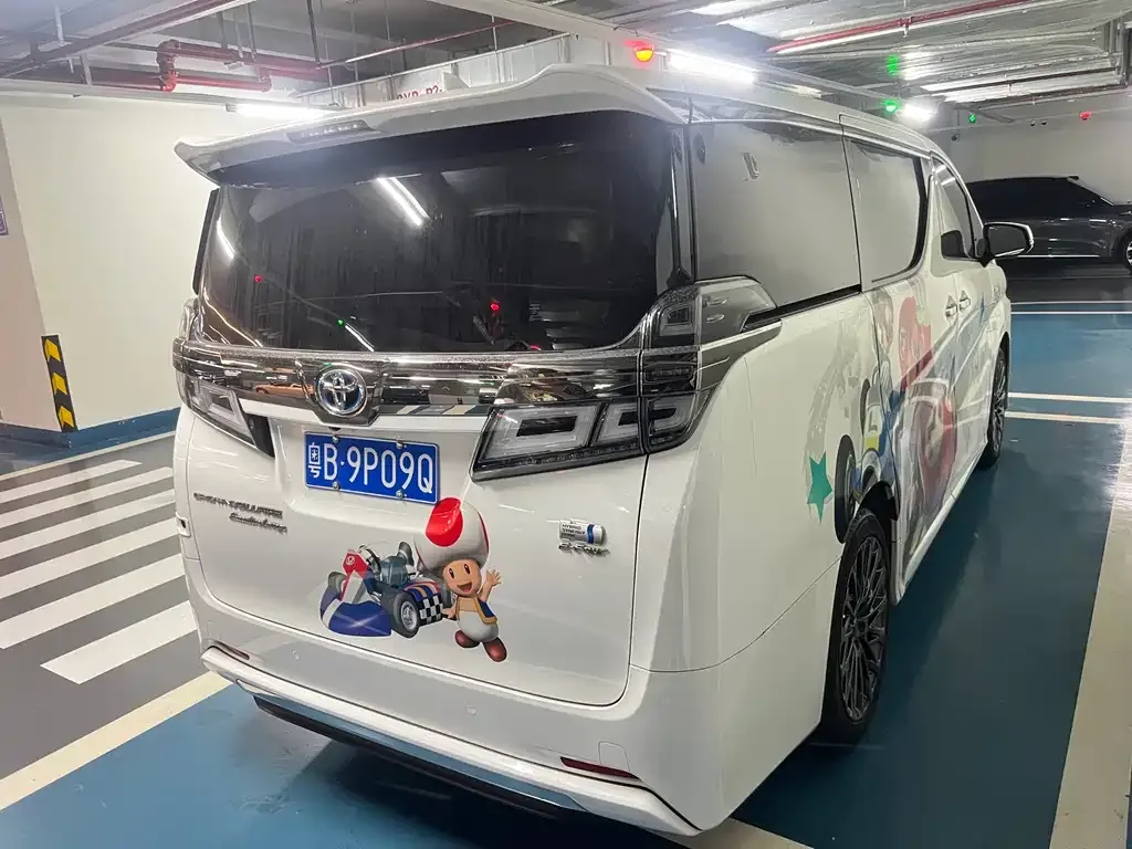 Toyota Vellfire — фото 8