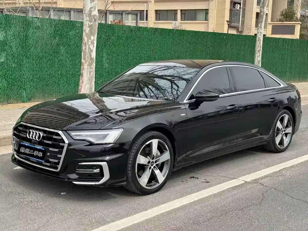 Audi A6L — фото 1