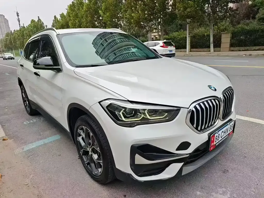 BMW X1 — фото 8