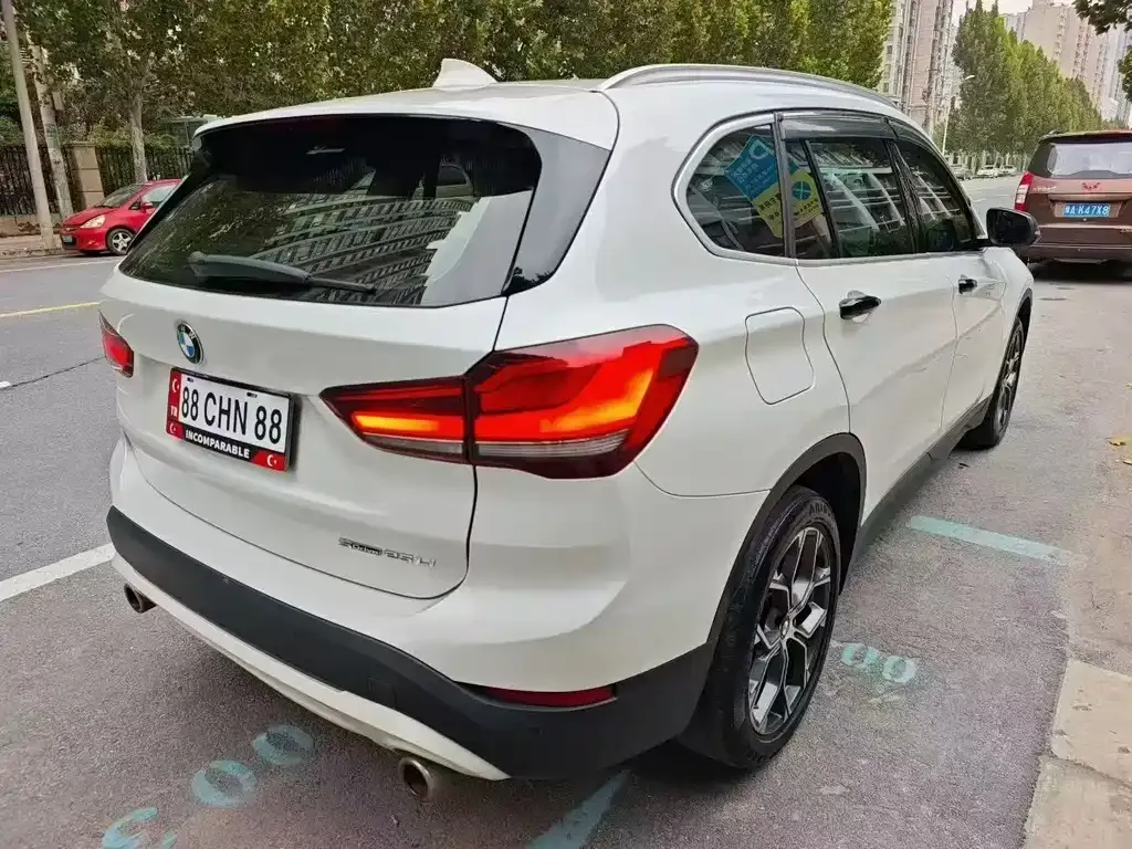BMW X1 — фото 9