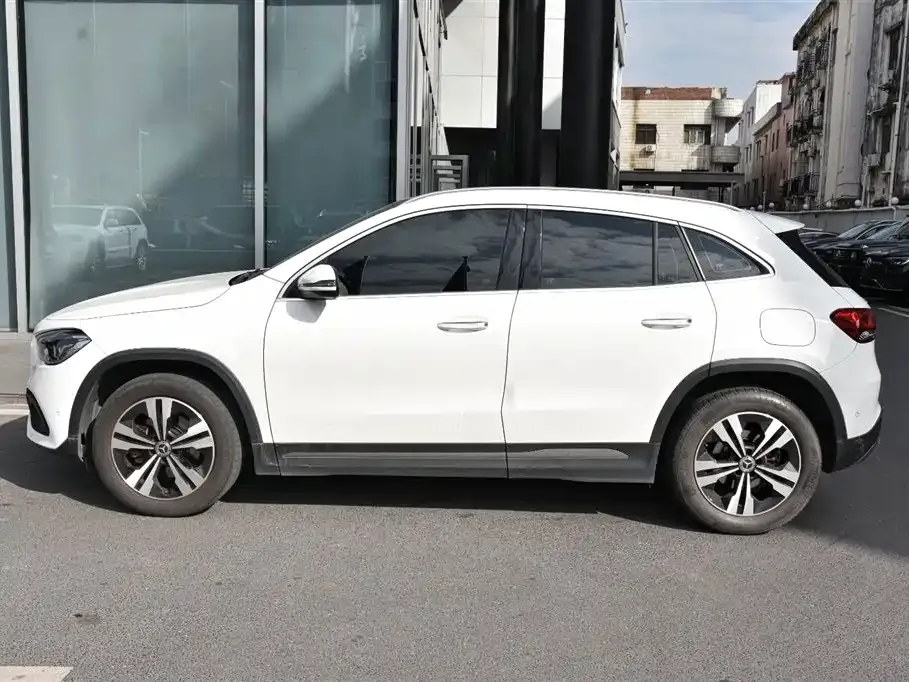 Mercedes-Benz GLA — фото 6