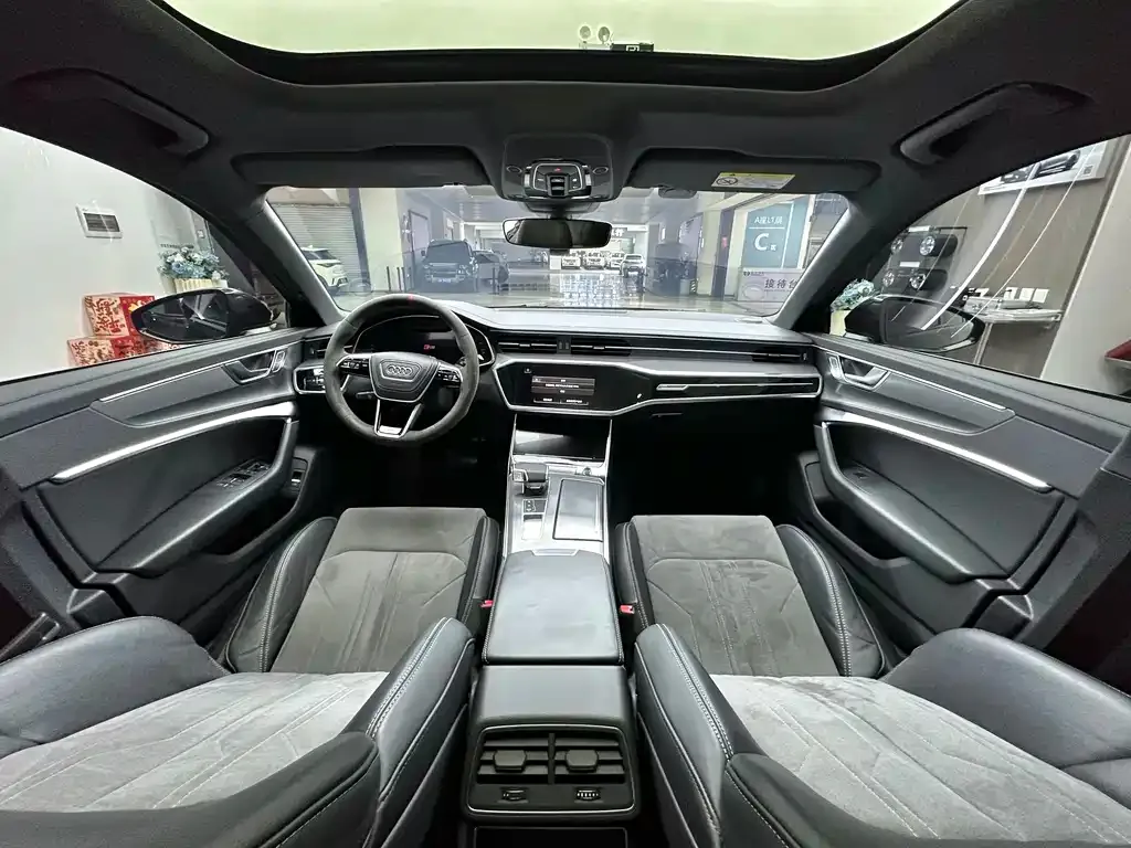 Audi A6L — фото 8