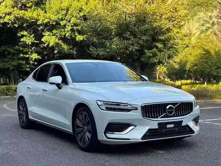 Volvo S60 — фото 6
