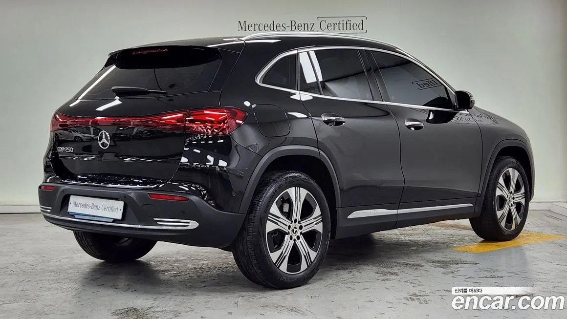 Mercedes-Benz EQA — фото 10