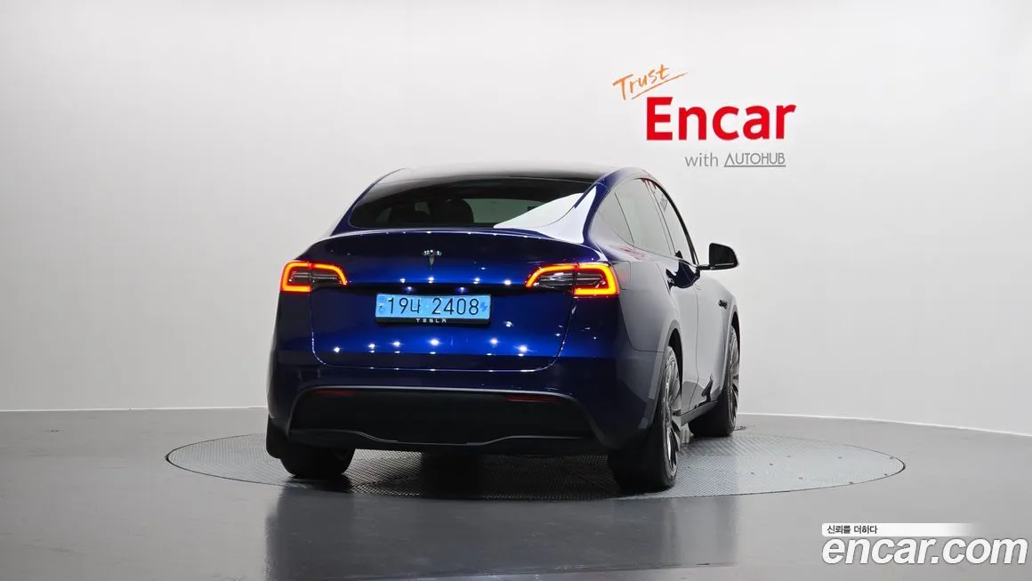 Tesla Model Y — фото 10