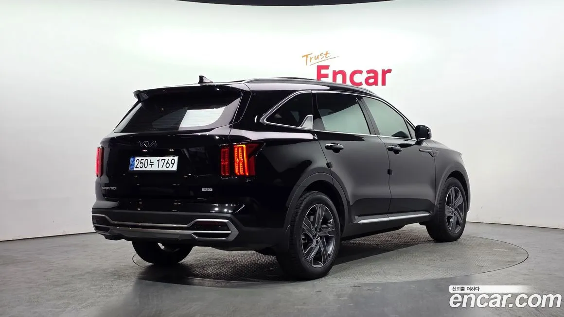 Kia Sorento — фото 6