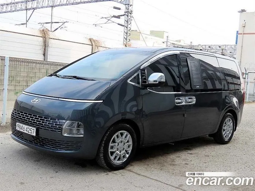 Hyundai Staria — фото 2