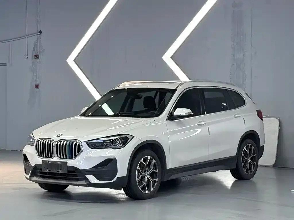 BMW X1 — фото 1