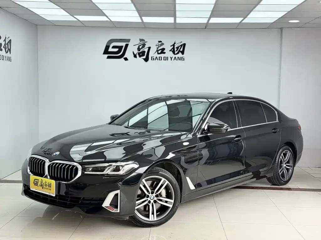 BMW 5 Series — фото 1