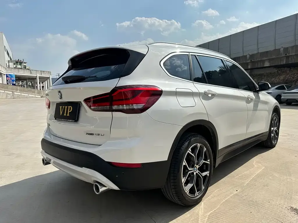 BMW X1 — фото 9