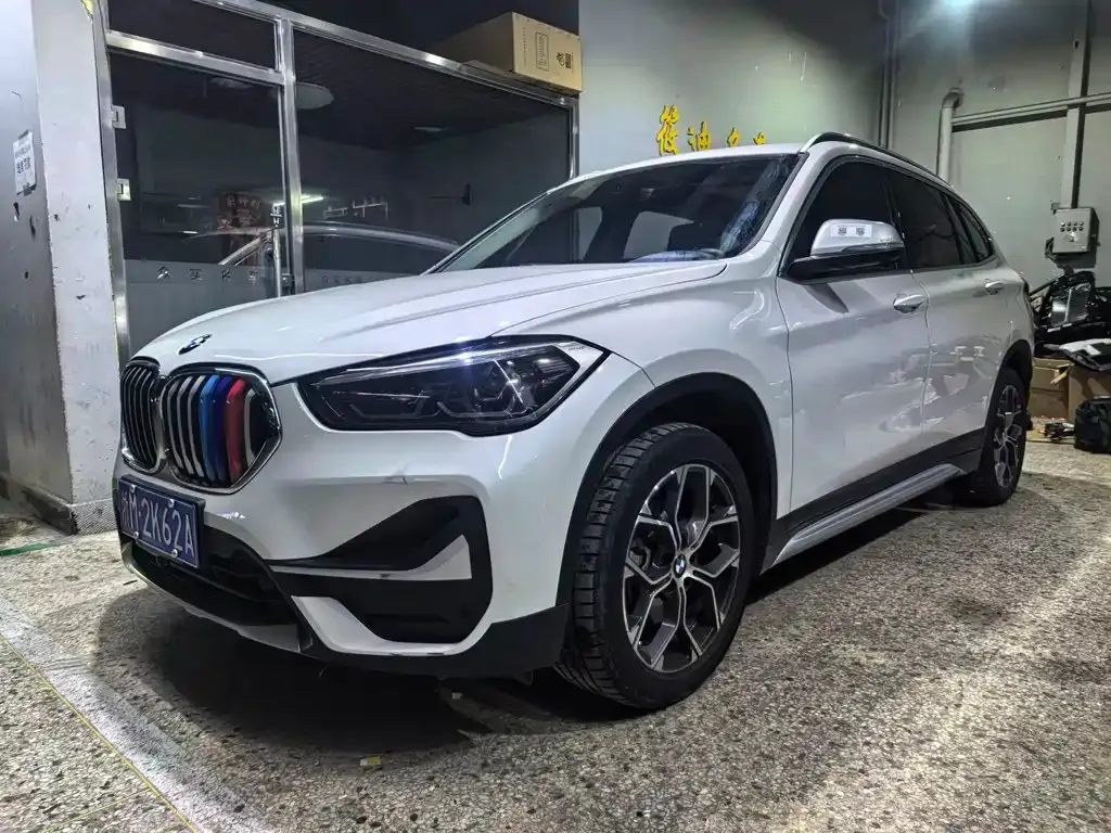 BMW X1 — фото 1