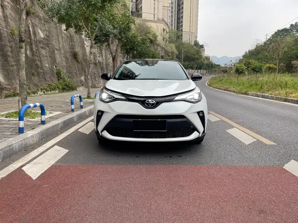 Toyota C-HR — фото 7