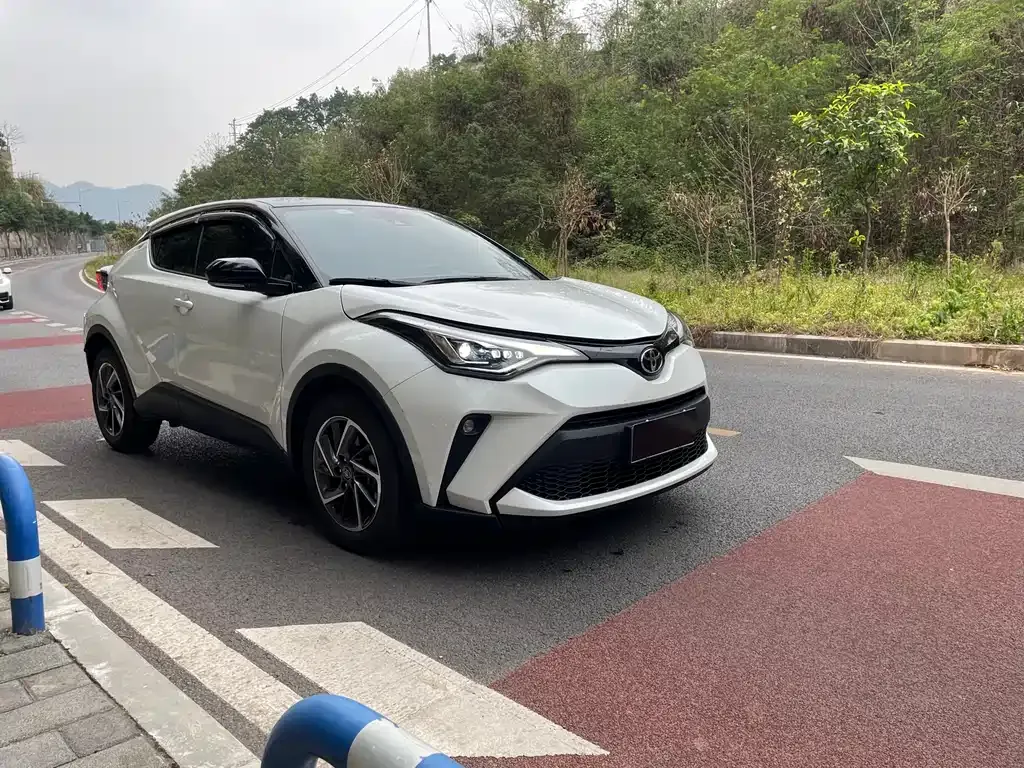 Toyota C-HR — фото 8