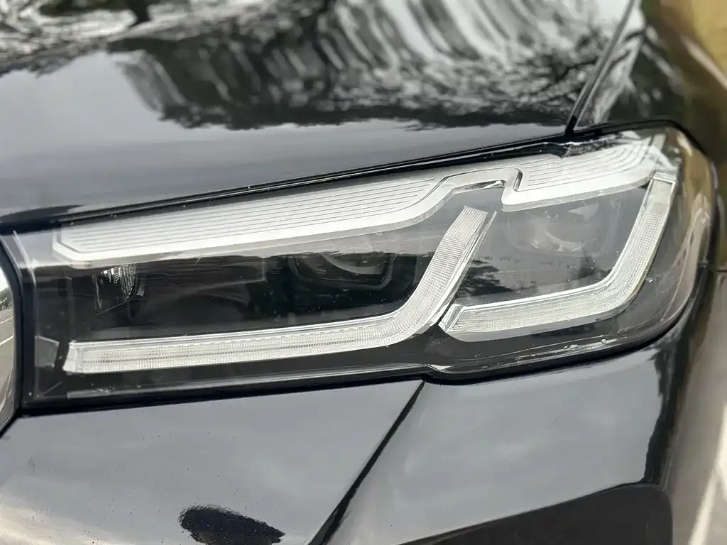 BMW 5 Series — фото 8