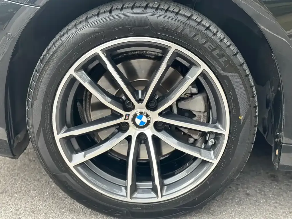 BMW 5 Series — фото 4