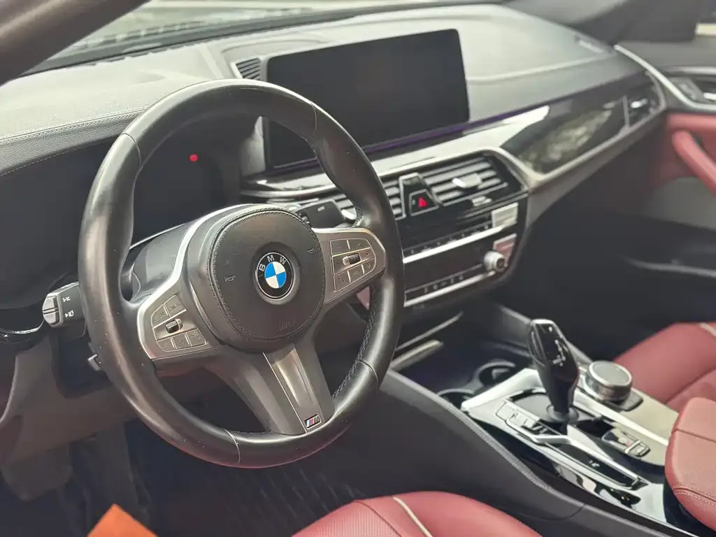 BMW 5 Series — фото 5