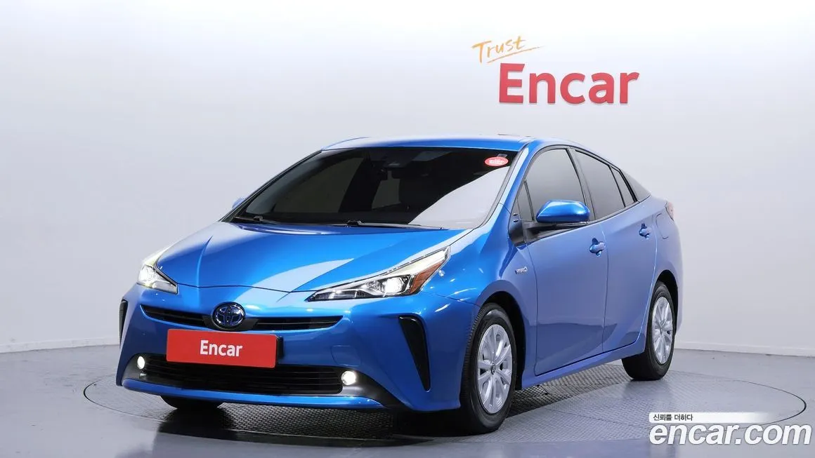 Toyota Prius — фото 1
