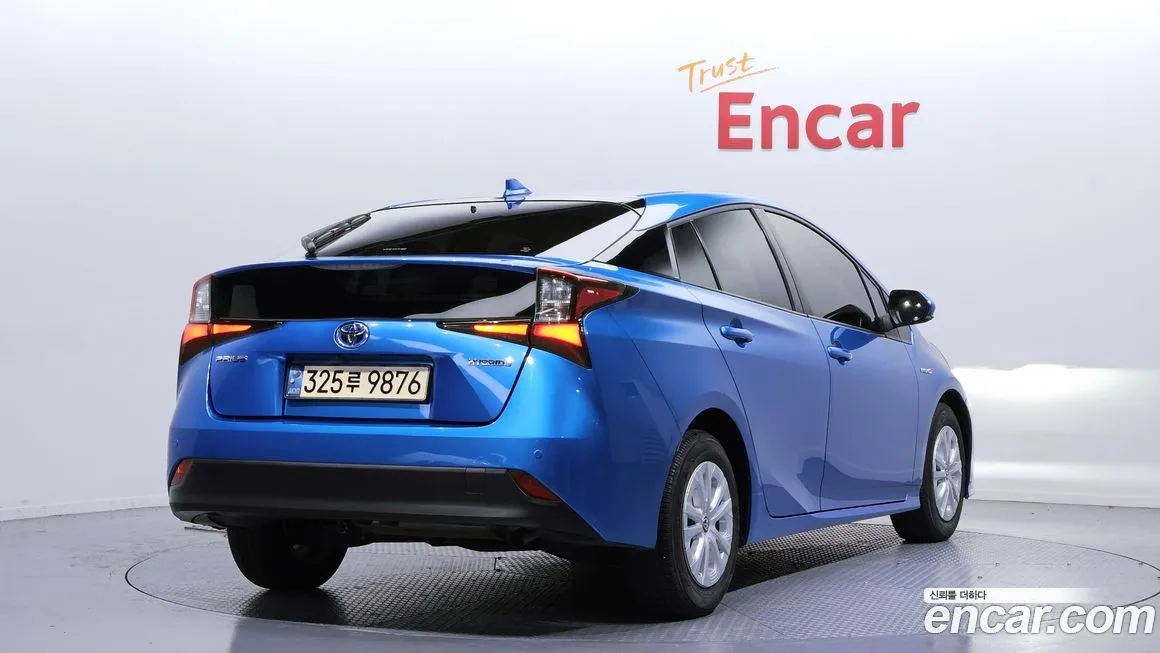 Toyota Prius — фото 5