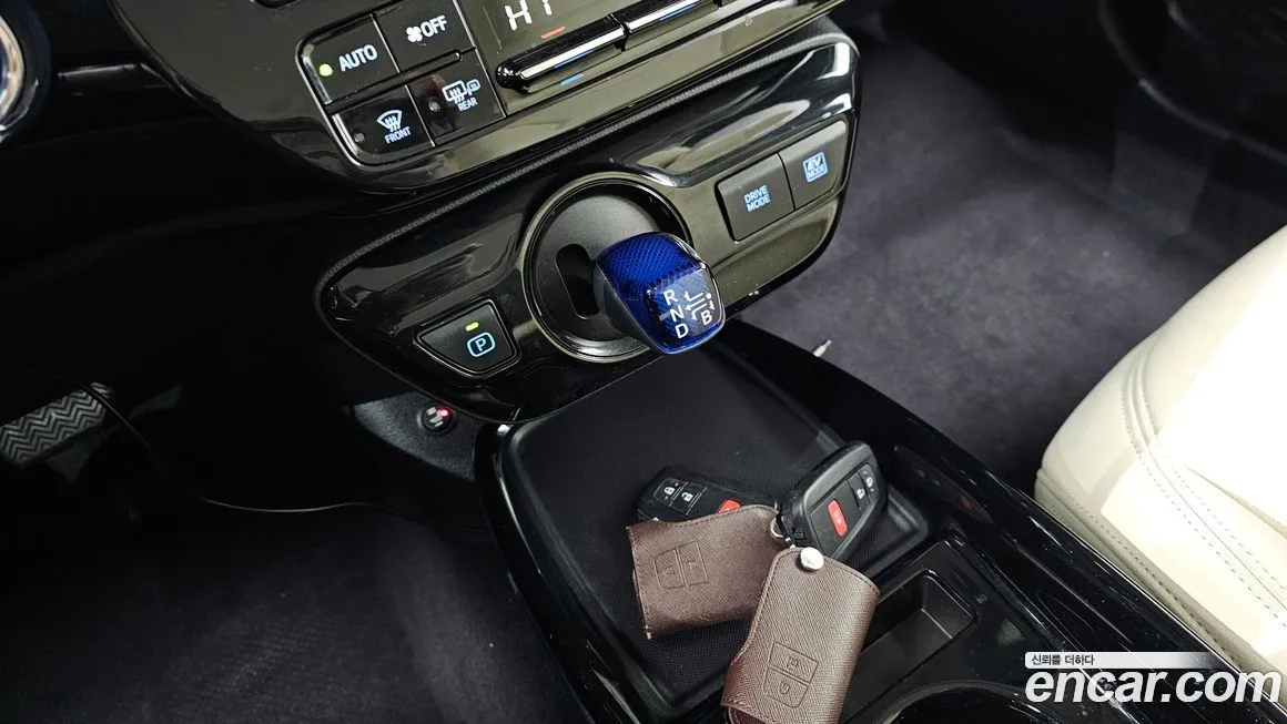 Toyota Prius — фото 7