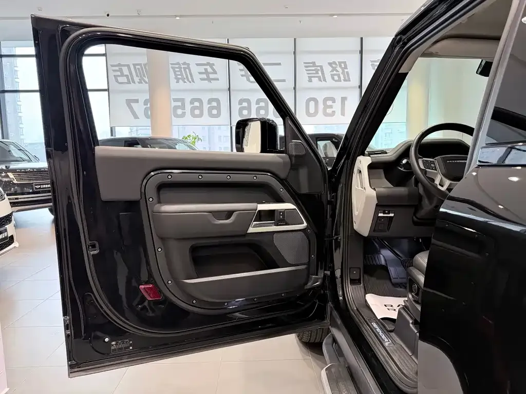 Land Rover Defender — фото 10