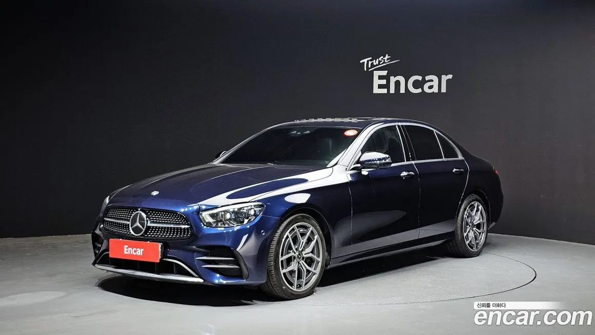 Mercedes-Benz E-Class — фото 1