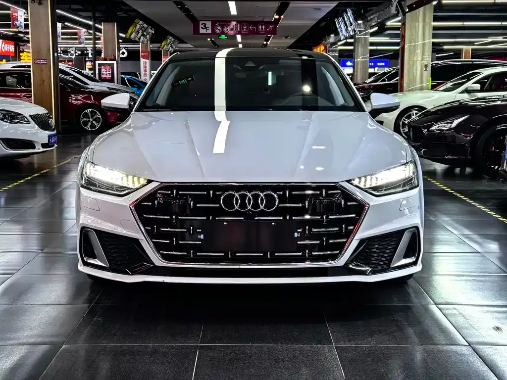 Audi A7L — фото 10