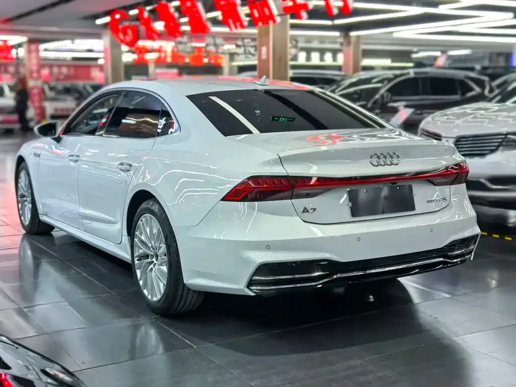 Audi A7L — фото 7