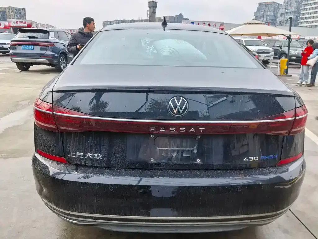 Volkswagen Passat New Energy — фото 3