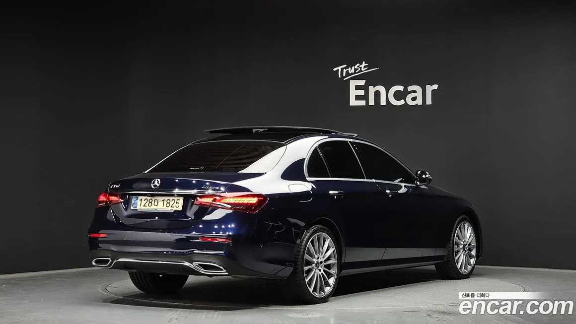 Mercedes-Benz E-Class — фото 3