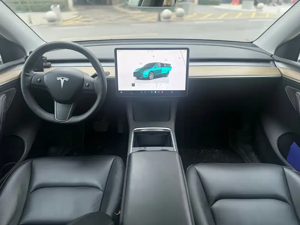 Tesla Model Y — фото 3