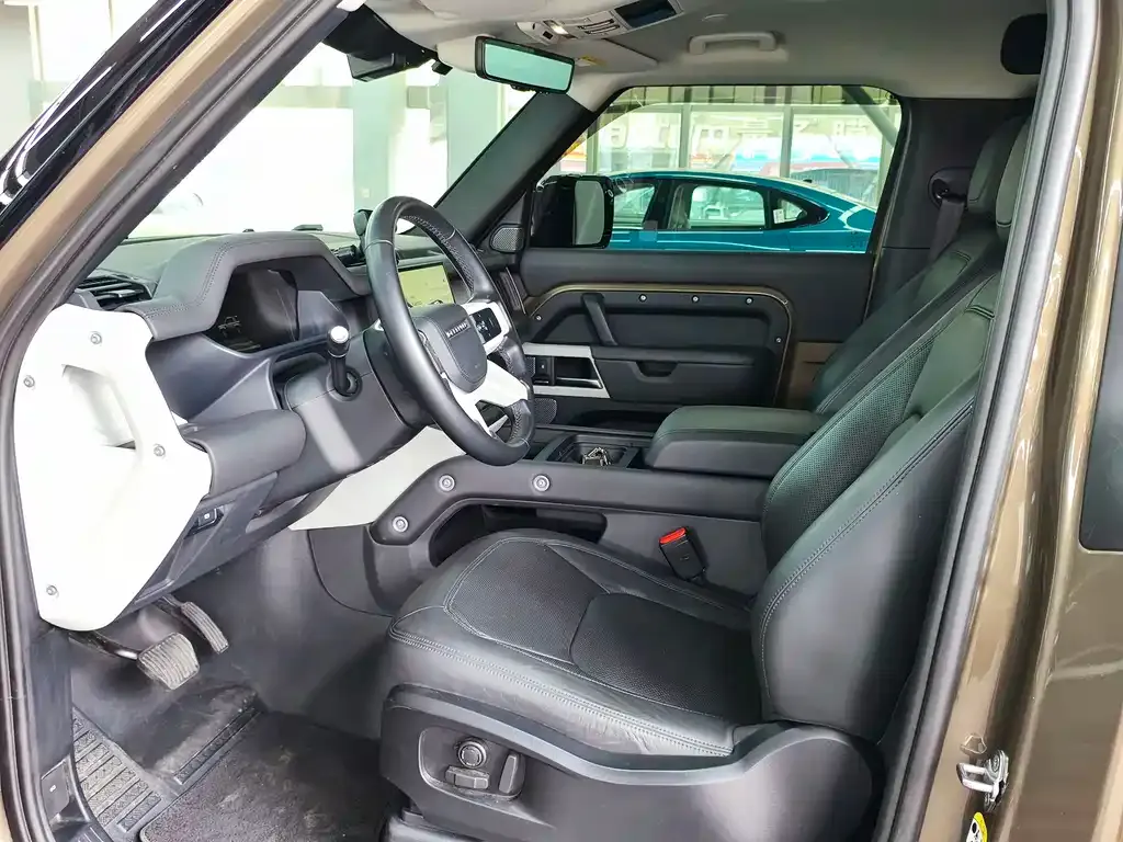 Land Rover Defender — фото 10