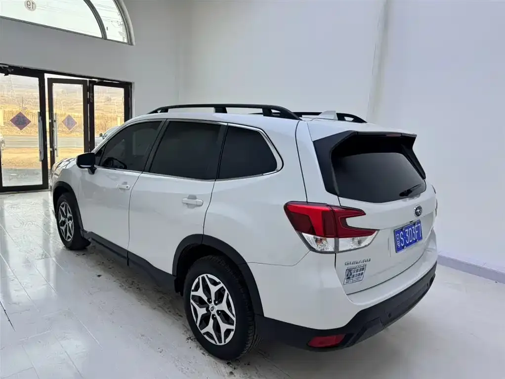 Subaru Forester — фото 6