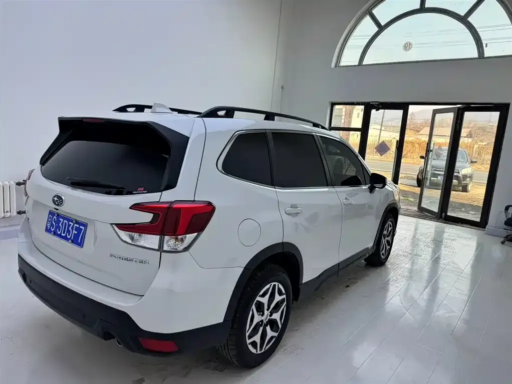 Subaru Forester — фото 5