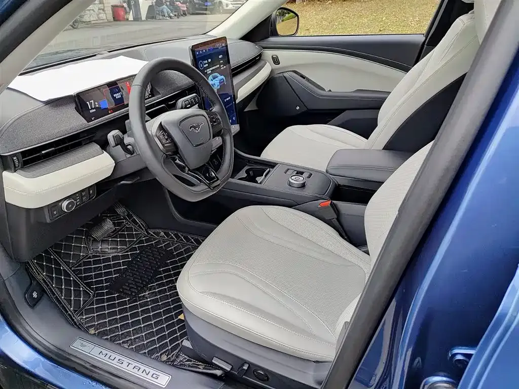 Ford Mustang Mach-E — фото 2